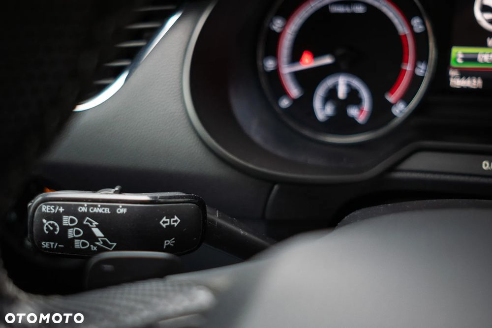 Skoda Octavia 2.0 TSI RS Challenge 245 DSG - 23