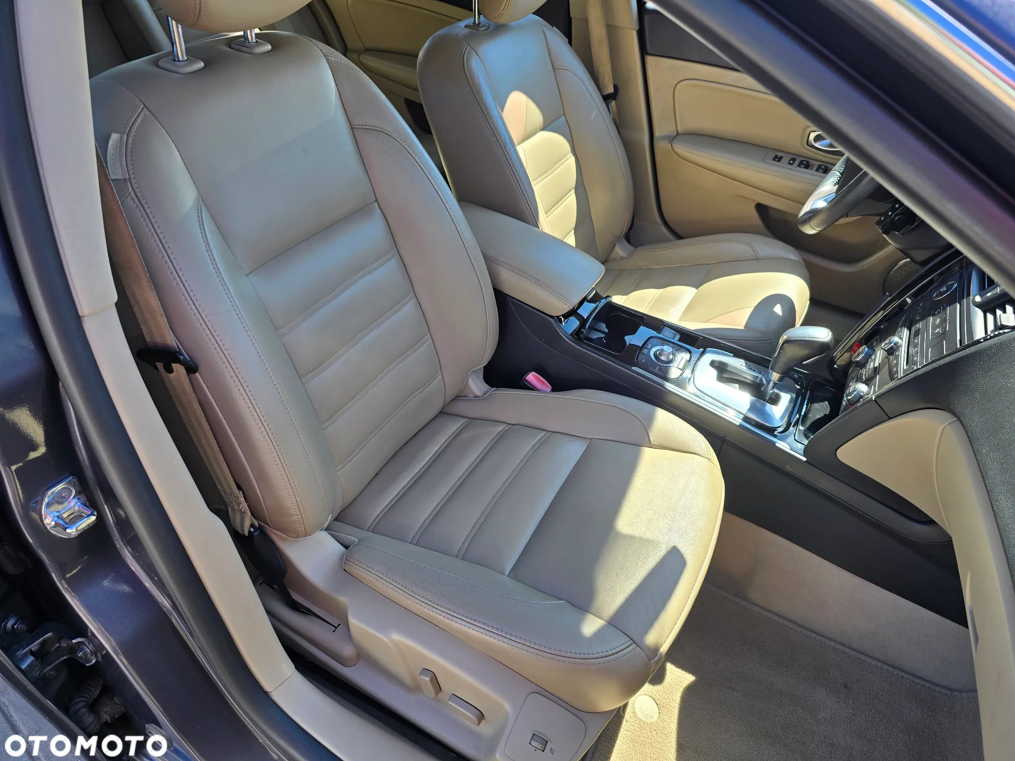 Renault Latitude V6 dCi 240 FAP - 17