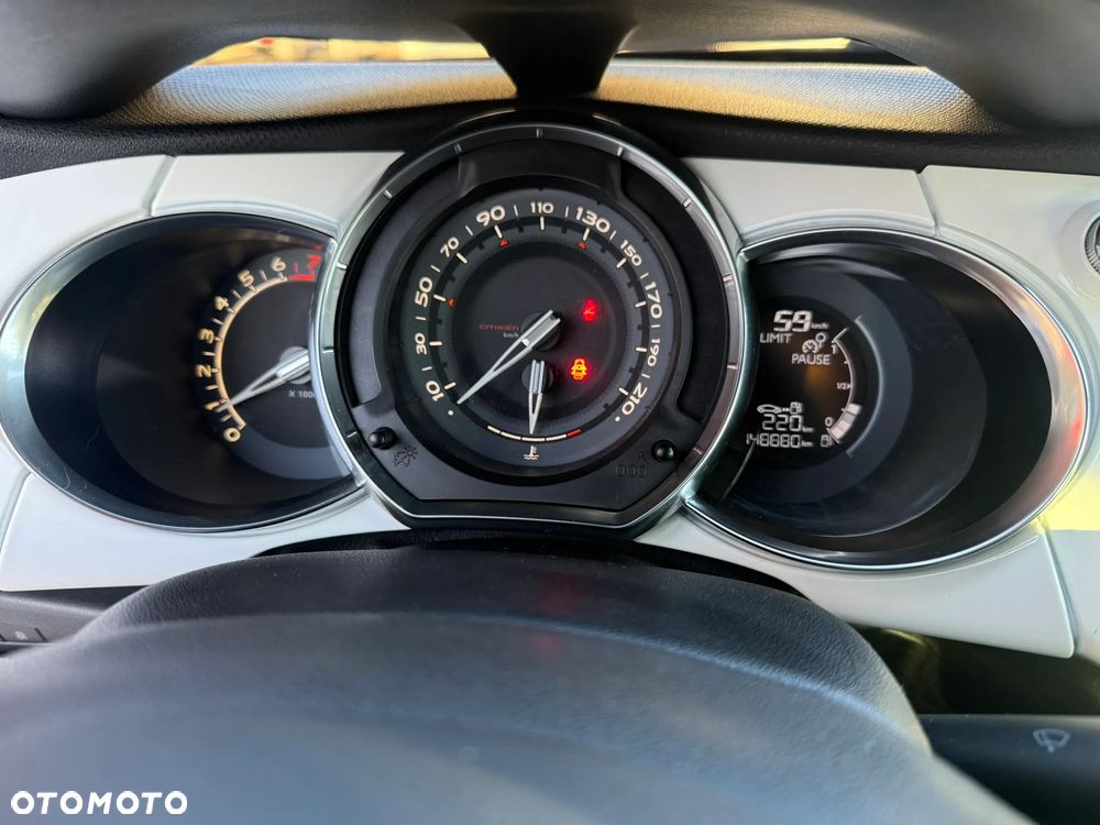 Citroën DS3 1.6 THP SportChic - 11