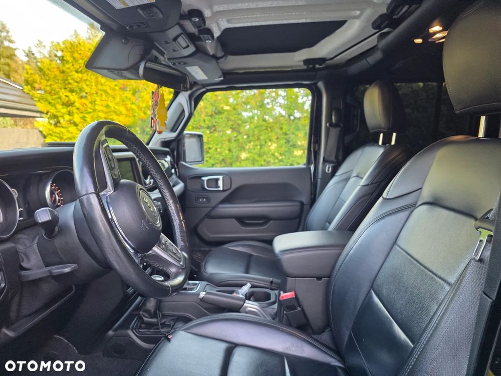 Jeep Wrangler - 10