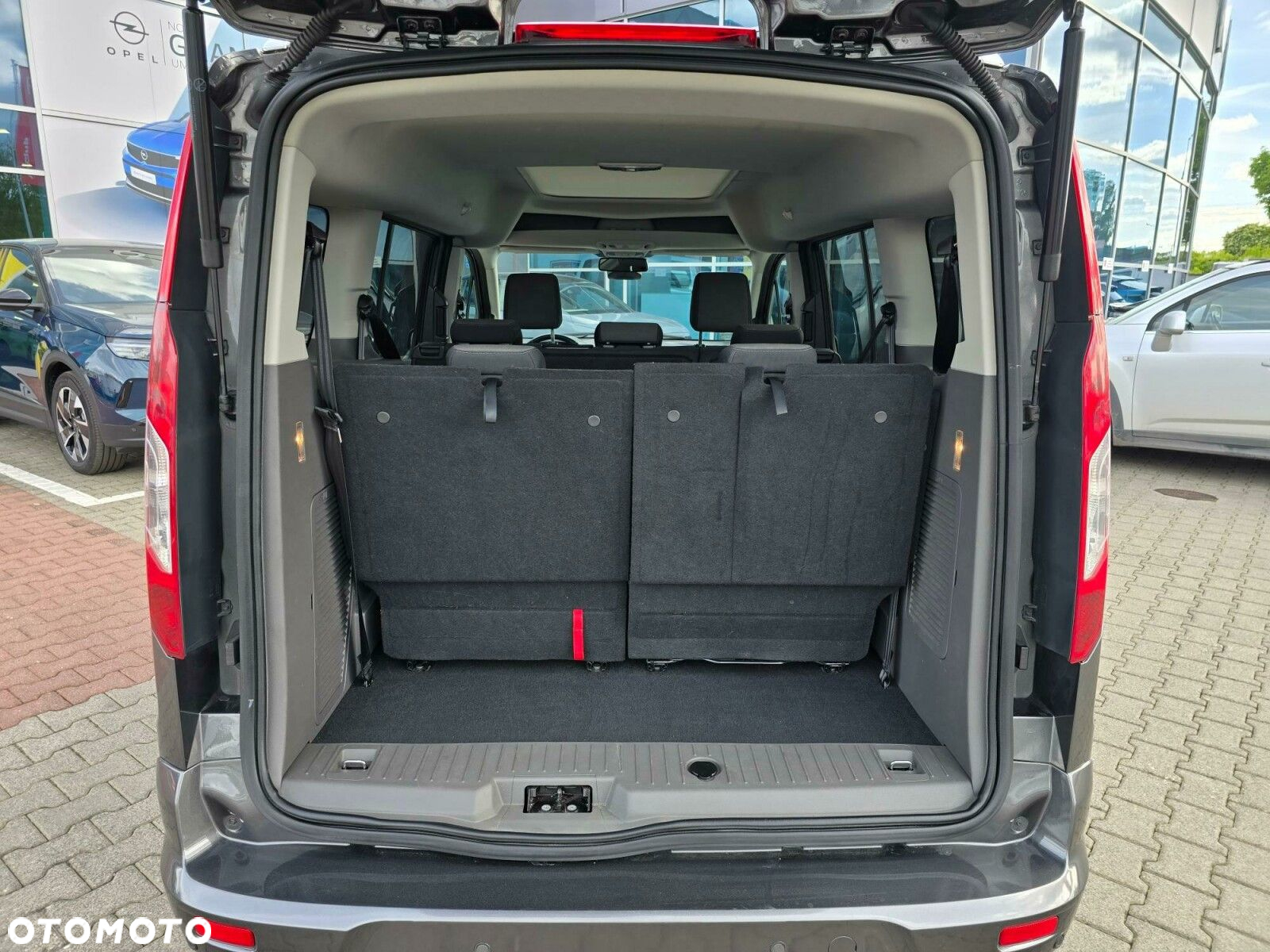Ford Tourneo Connect 1.5 EcoBlue Titanium PowerShift - 24