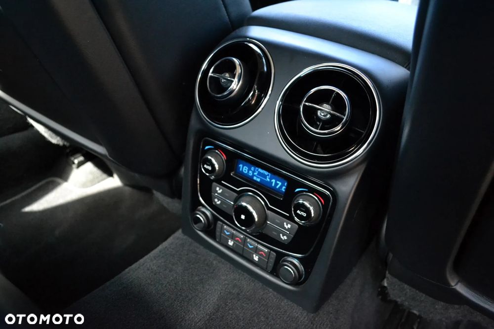 Jaguar XJ 3.0 D V6 Premium Luxury - 12