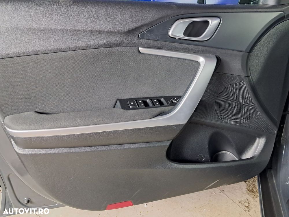 Kia XCeed - 10