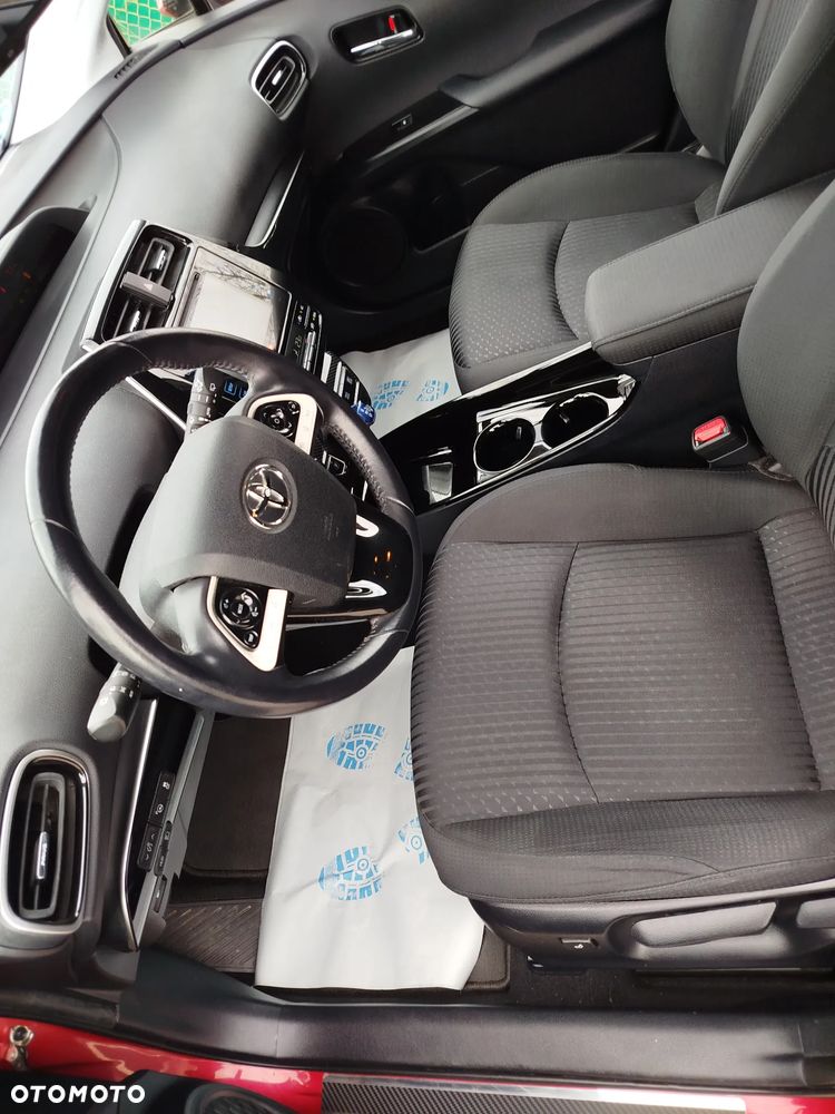 Toyota Prius Hybrid - 11
