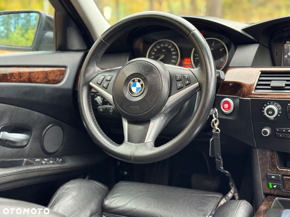 BMW Seria 5 525d - 21