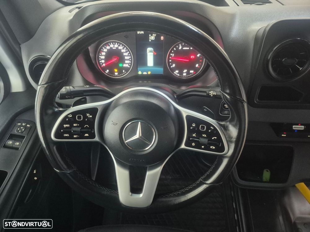 Mercedes-Benz Sprinter - 16