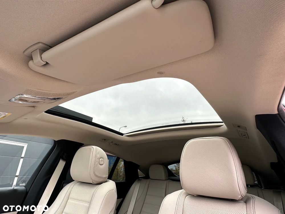 Mercedes-Benz GLE - 32