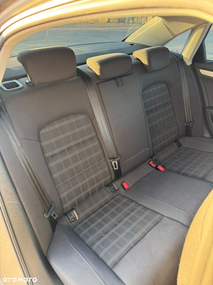 Audi A4 Limousine - 15
