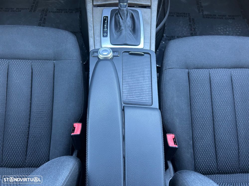 Mercedes-Benz E 250 CGI BlueEFFICIENCY 7G-TRONIC - 16