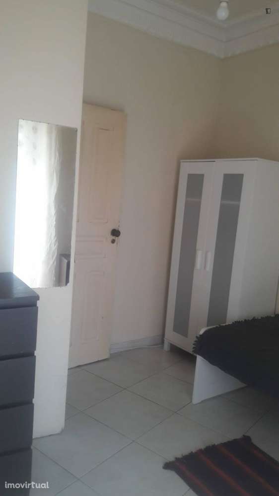 Quarto - localizado em Alameda Lisbon - Grande imagem: 4/22