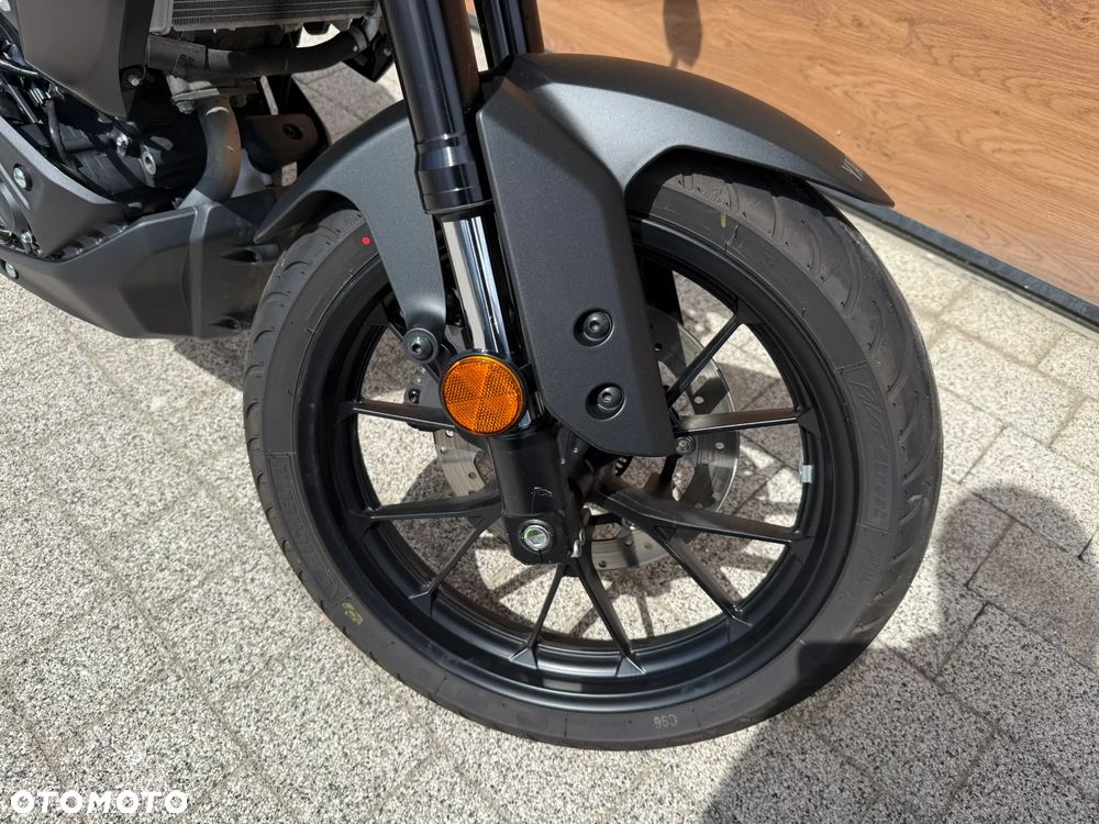 Yamaha MT - 12