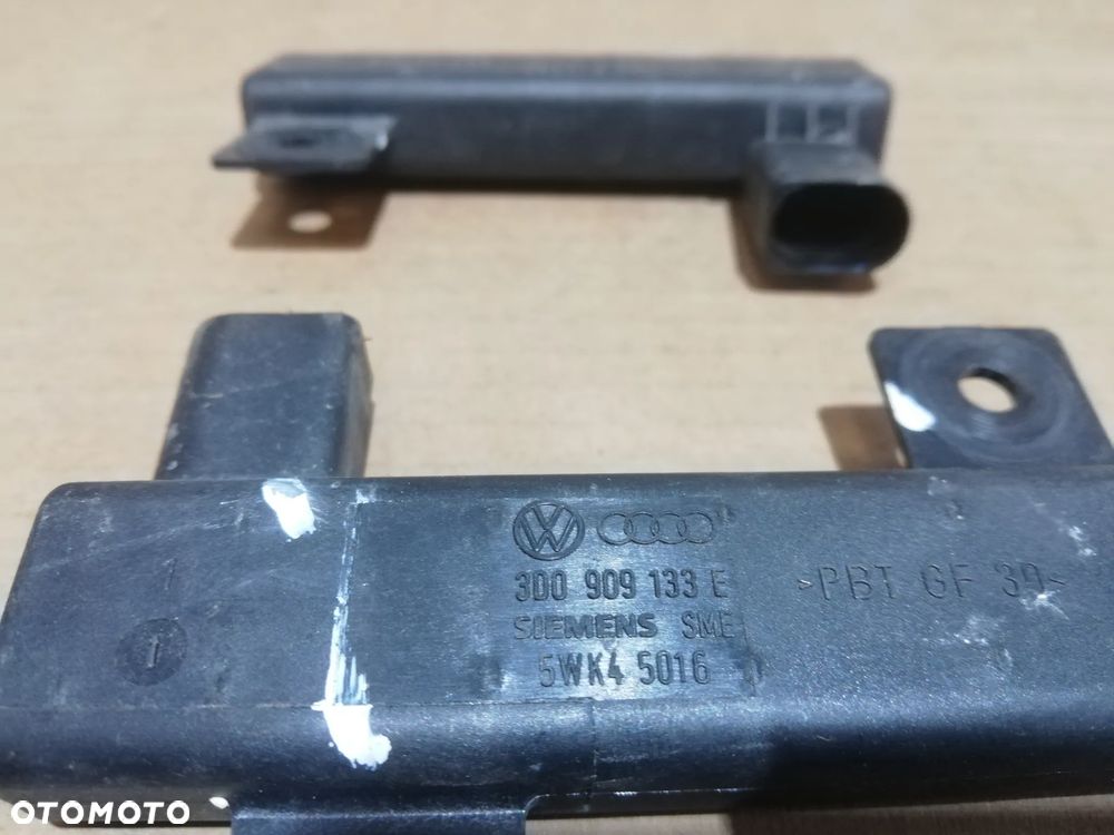 Audi A8 D3 KESSY Moduł Bezkluczykowego Otwierania ECU 3D0909133E - 2