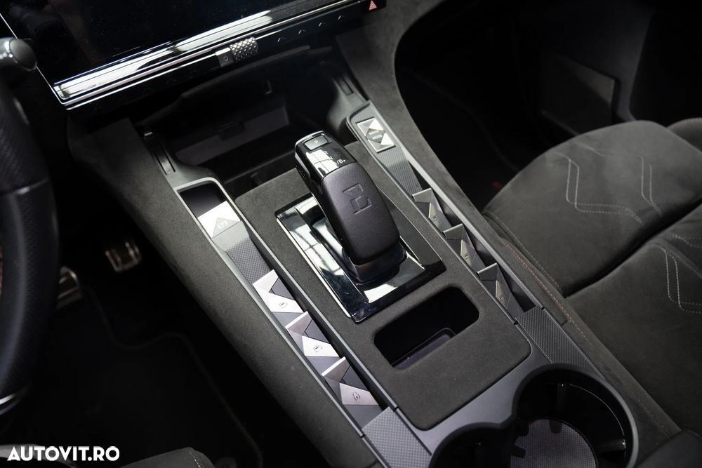 DS Automobiles DS 7 Crossback - 17