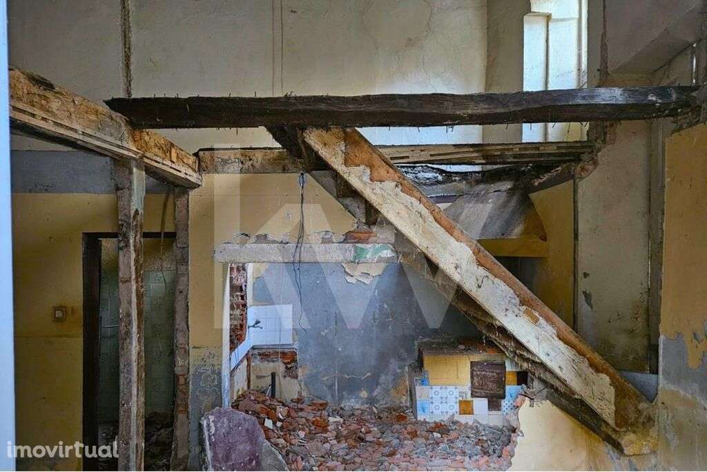 Moradia para reabilitar | Tábuas - Miranda do Corvo - Grande imagem: 3/18