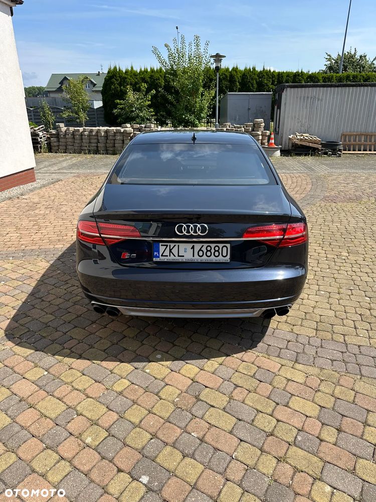 Audi S8 - 6