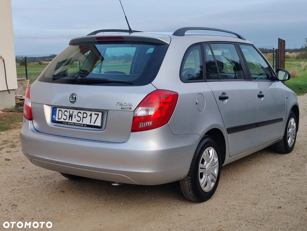 Skoda Fabia 1.2 HTP Combi Elegance - 2