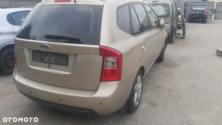 KIA CARENS III 2,0 crdi rozrusznik - 7