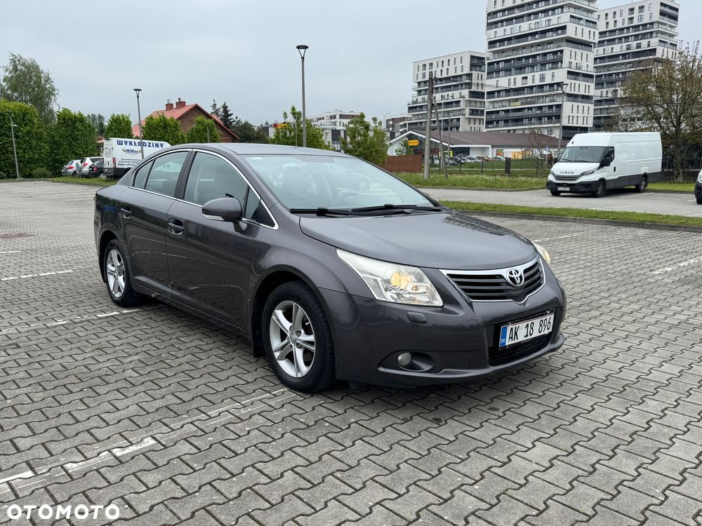 Toyota Avensis 2.0 D-4D - 12