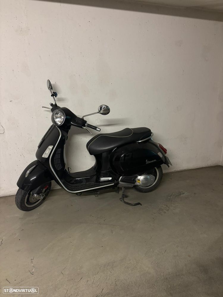 Piaggio 125 GTS125 - 1