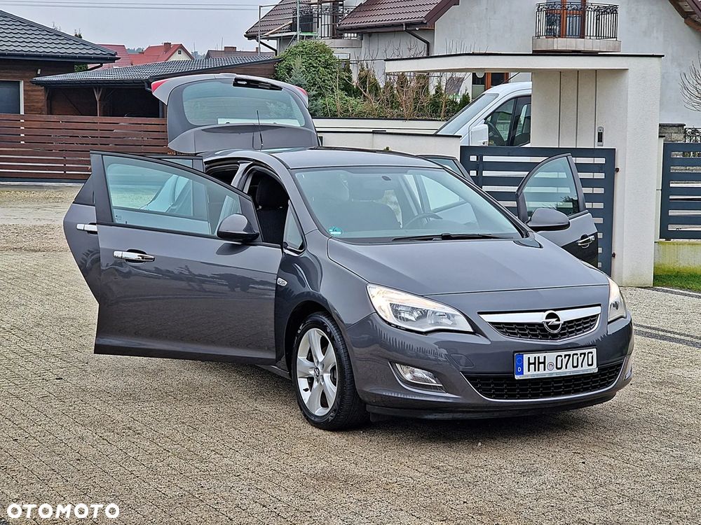 Opel Astra 1.6 Innovation - 20