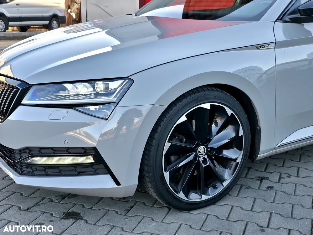 Skoda Superb Combi 2.0 TDI DSG SportLine - 8