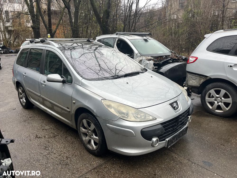 Dezmembrez Peugeot 307 SW facelift break 2006 1,6 HDI gri argintiu - 1
