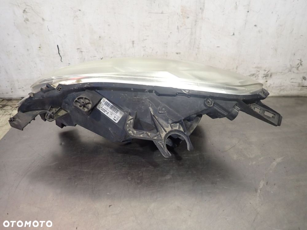 LAMPA PRAWA PRZEDNIA CITROEN BERLINGO II 1.6 9682828180 - 2