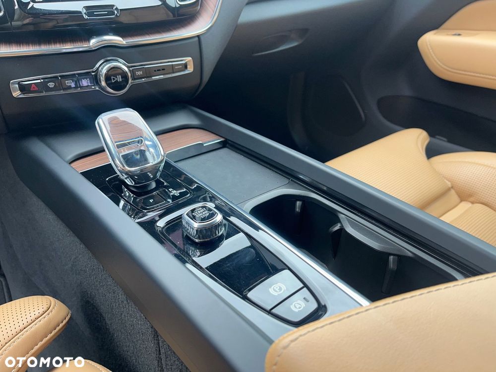 Volvo XC 60 - 22