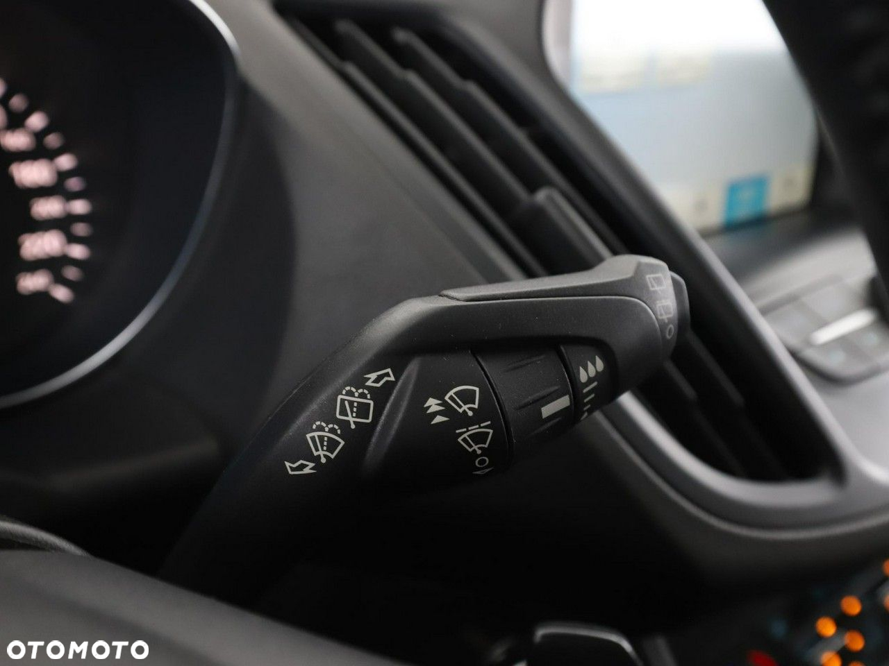 Ford Kuga - 32