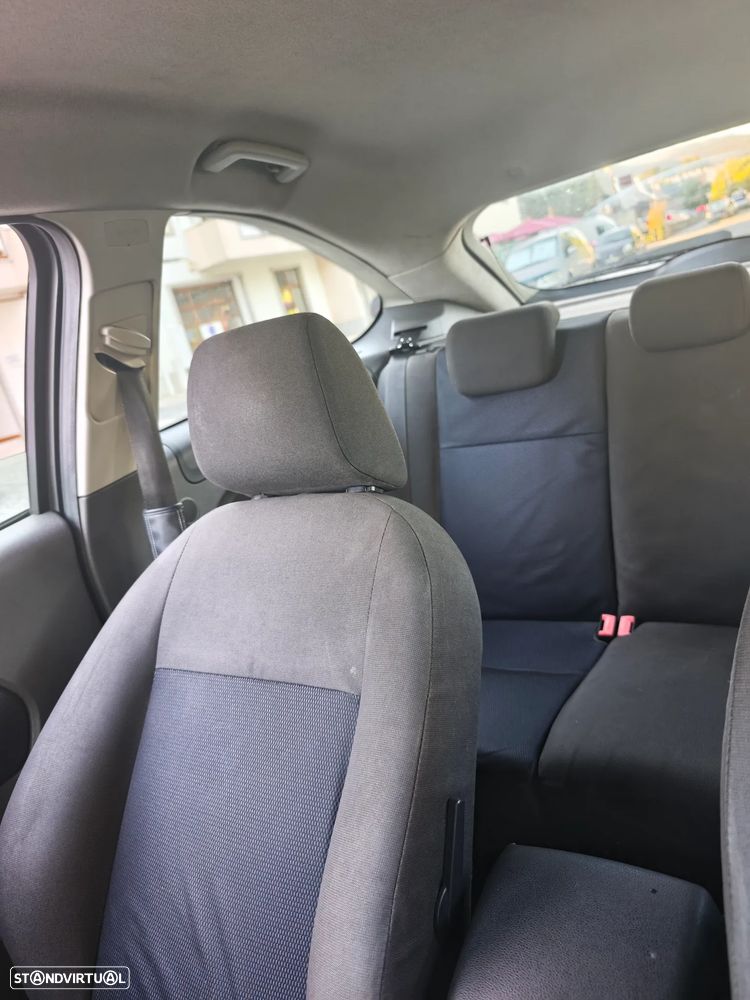 Ford Focus 1.4 16V Connection - 8