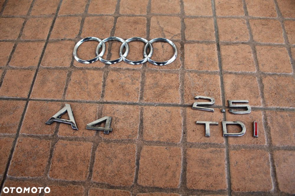ZNACZEK EMBLEMAT KLAPY AUDI A4 B6 2.5 TDI - 5