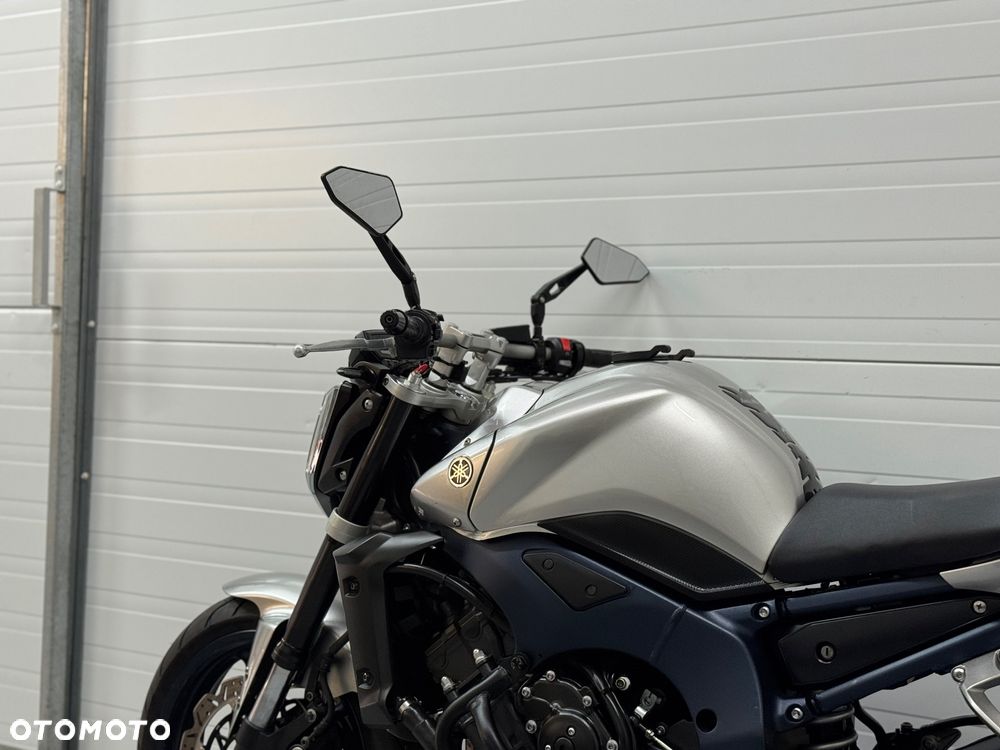 Yamaha FZ - 16