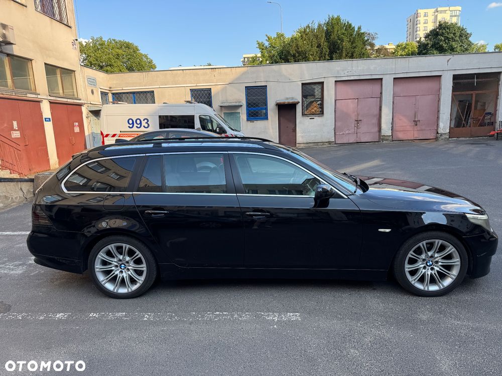 BMW Seria 5 525d - 12