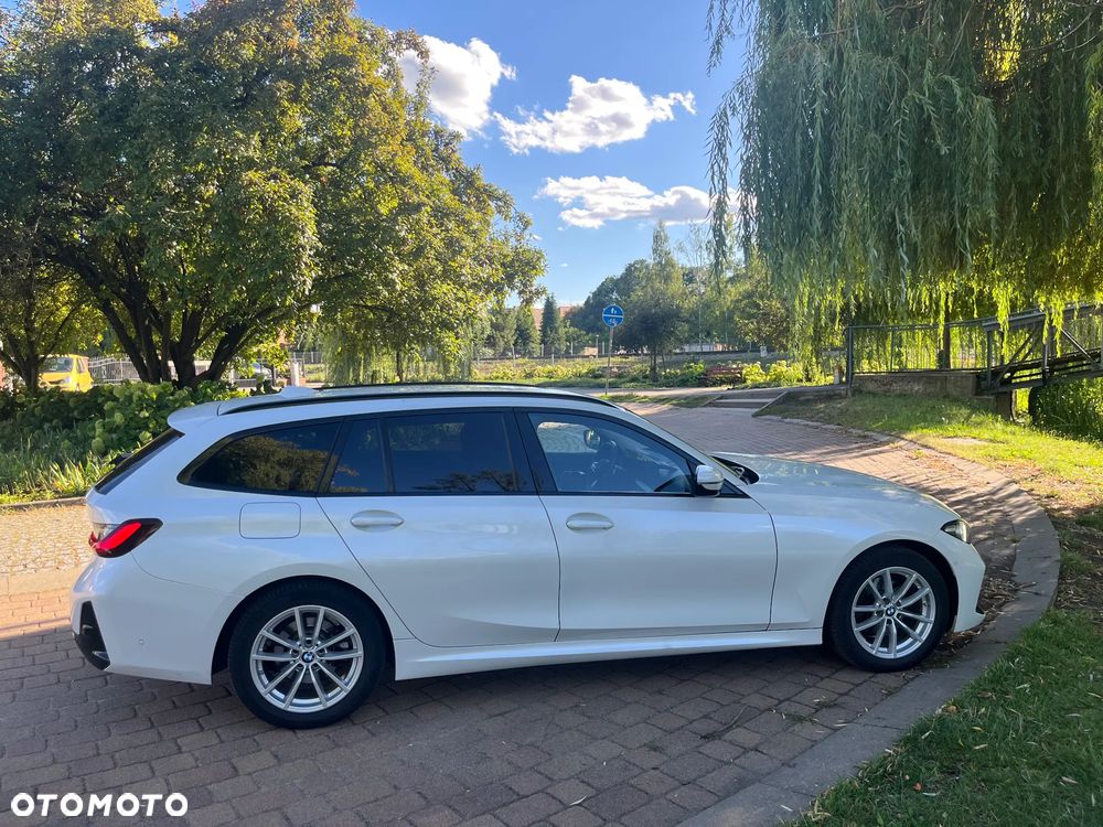 BMW Seria 3 320d mHEV - 18