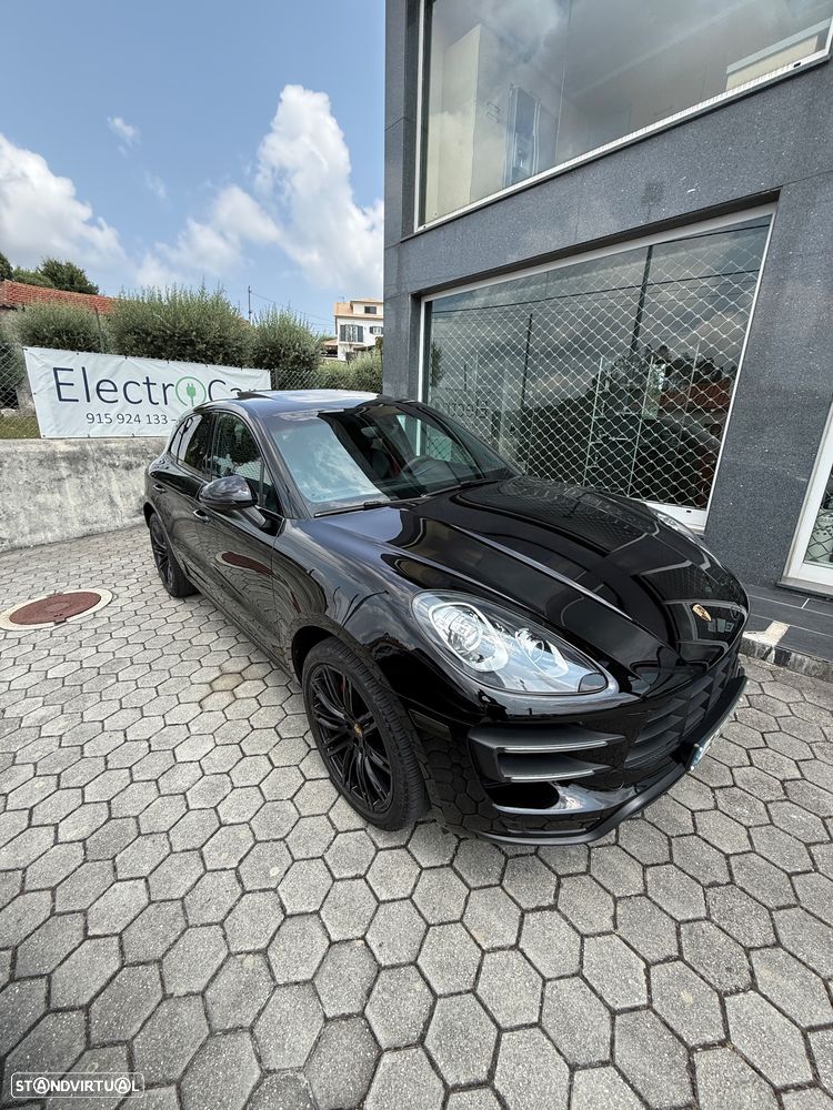 Porsche Macan Turbo - 2