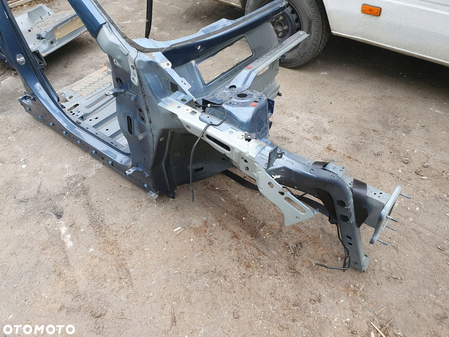fartuch próg słupek prawy Ford Kuga mk3 - 4