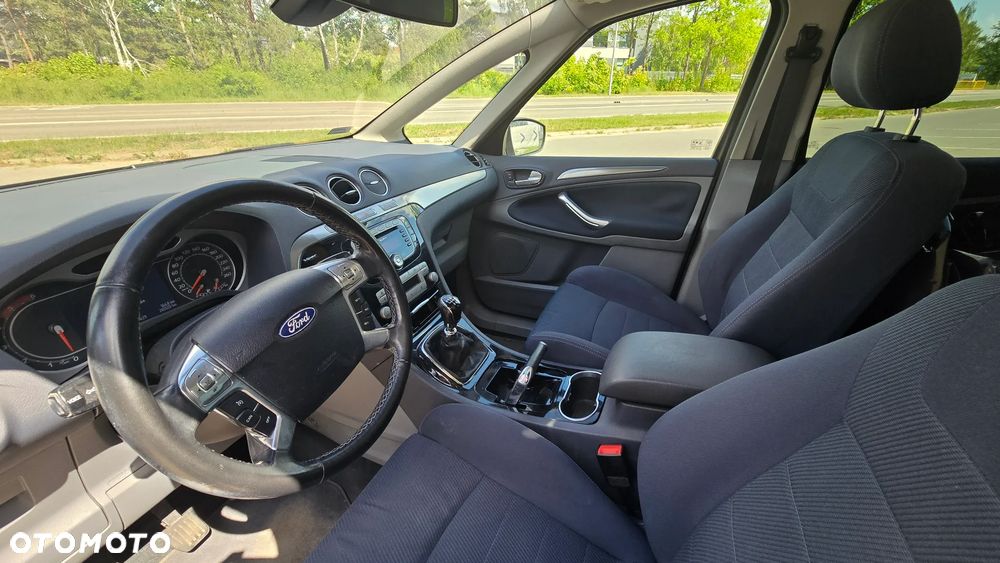 Ford S-Max - 16