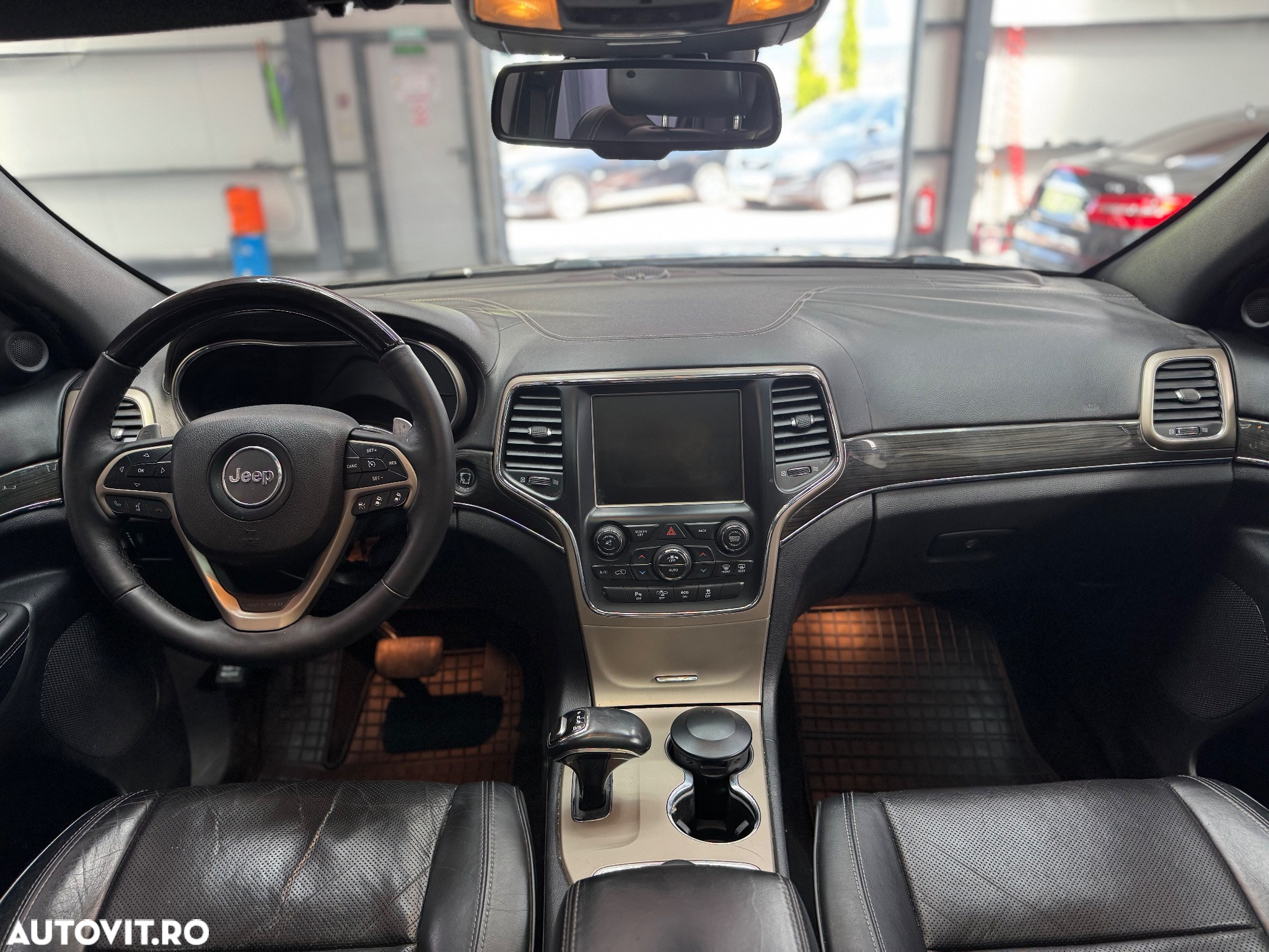 Jeep Grand Cherokee - 9