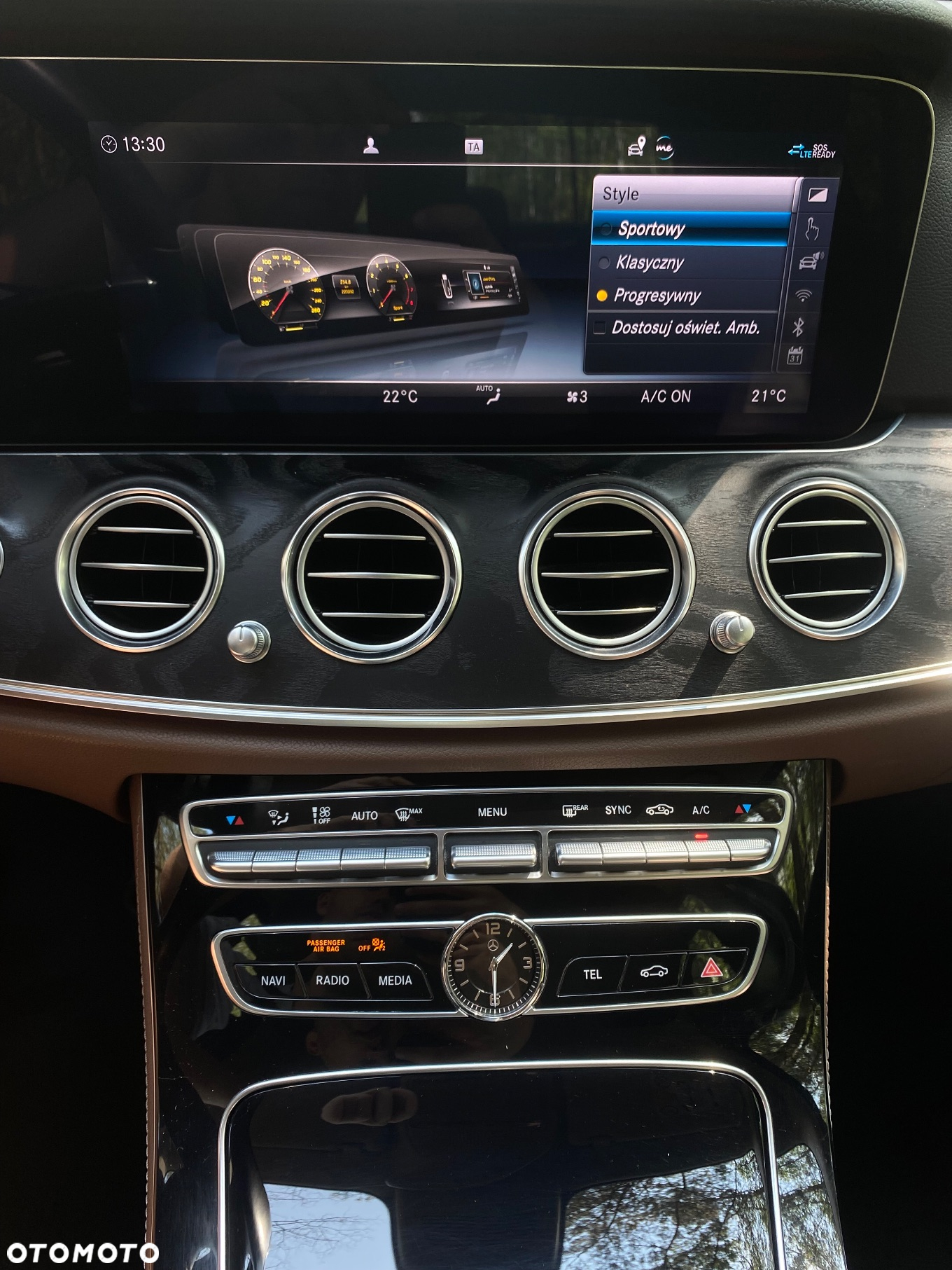 Mercedes-Benz Klasa E 220 d 4-Matic 9G-TRONIC - 33