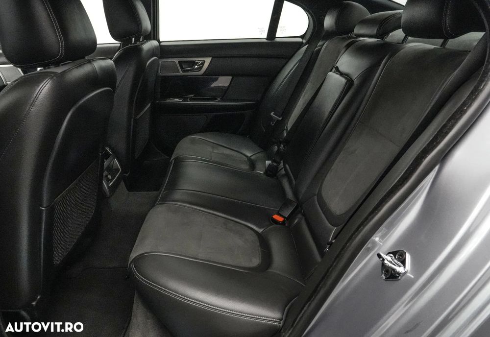 Jaguar XF 2.2D Premium Luxury - 15