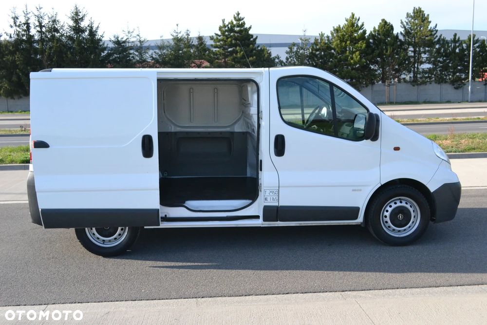 Opel Vivaro - 24