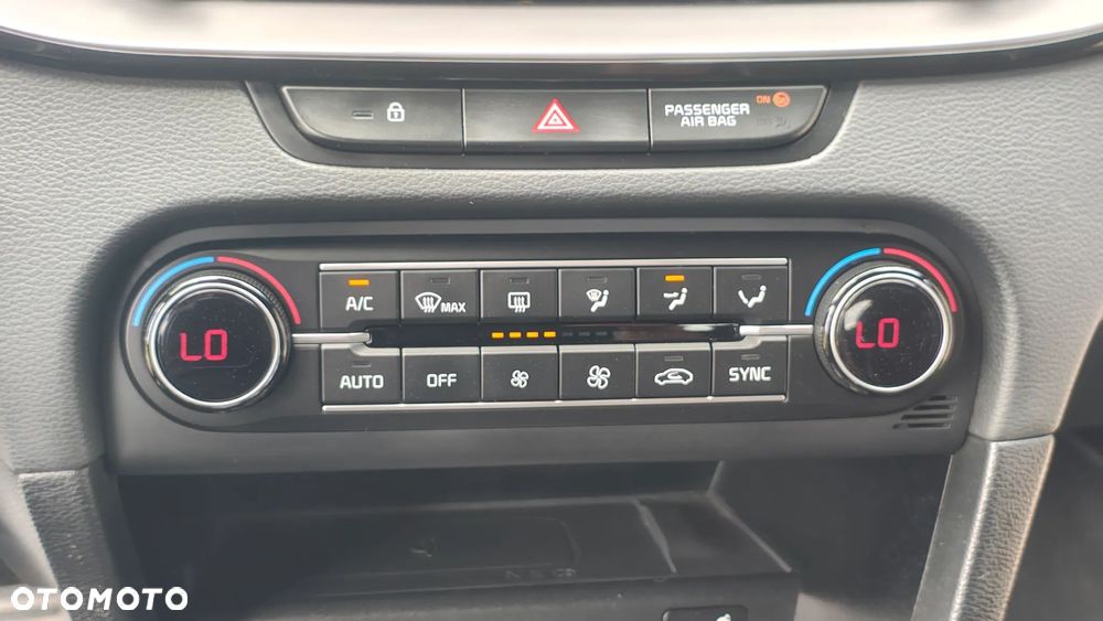 Kia Ceed 1.5 T-GDI MHEV GT-Line - 32