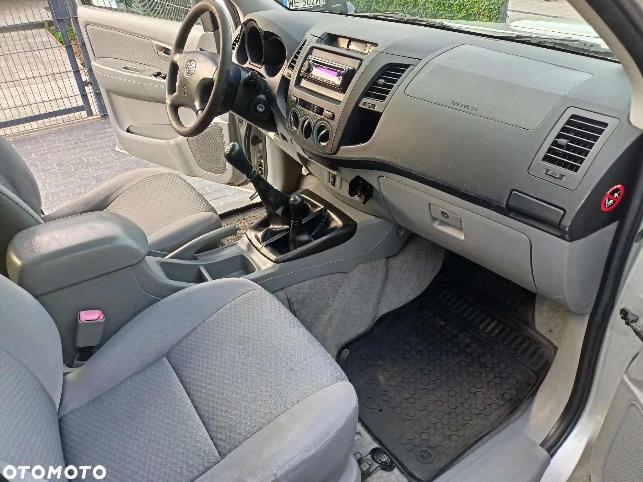 Toyota Hilux 2.5 D-4D DLX - 16
