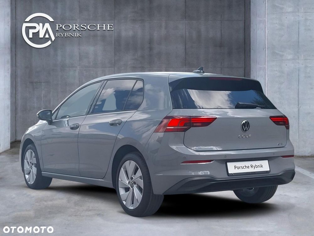 Volkswagen Golf - 5