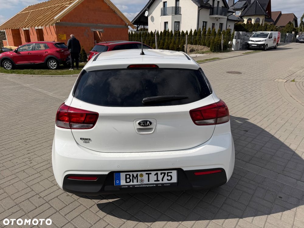 Kia Rio 1.2 Business Line - 9