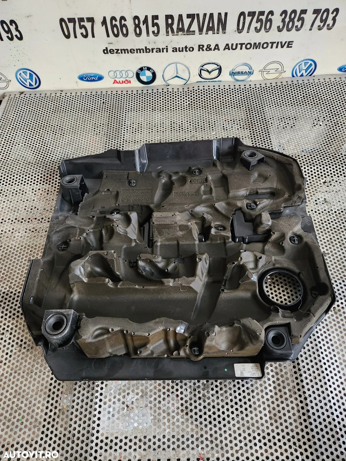 Capac Motor Audi A3 8V Q3 Q5 2.0 Diesel Motor CRL CRB Cod 04LA - Dezmembrez Arad - 5