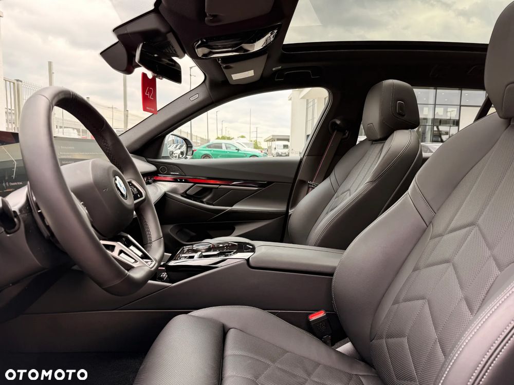 BMW Seria 5 520i - 28