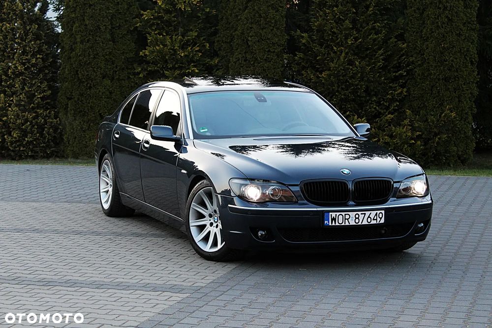 BMW Seria 7 750Li - 1