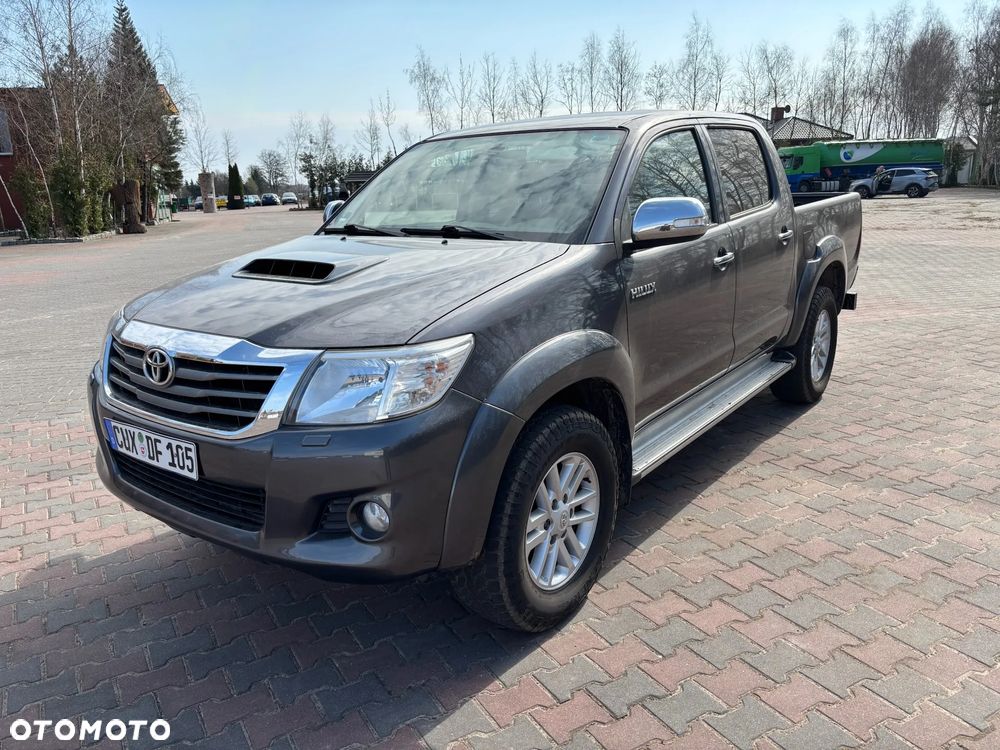 Toyota Hilux 2.5 D-4D SR5 - 13