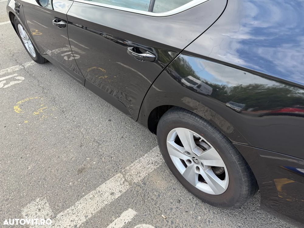Skoda Superb 1.6 TDI DSG Active - 19